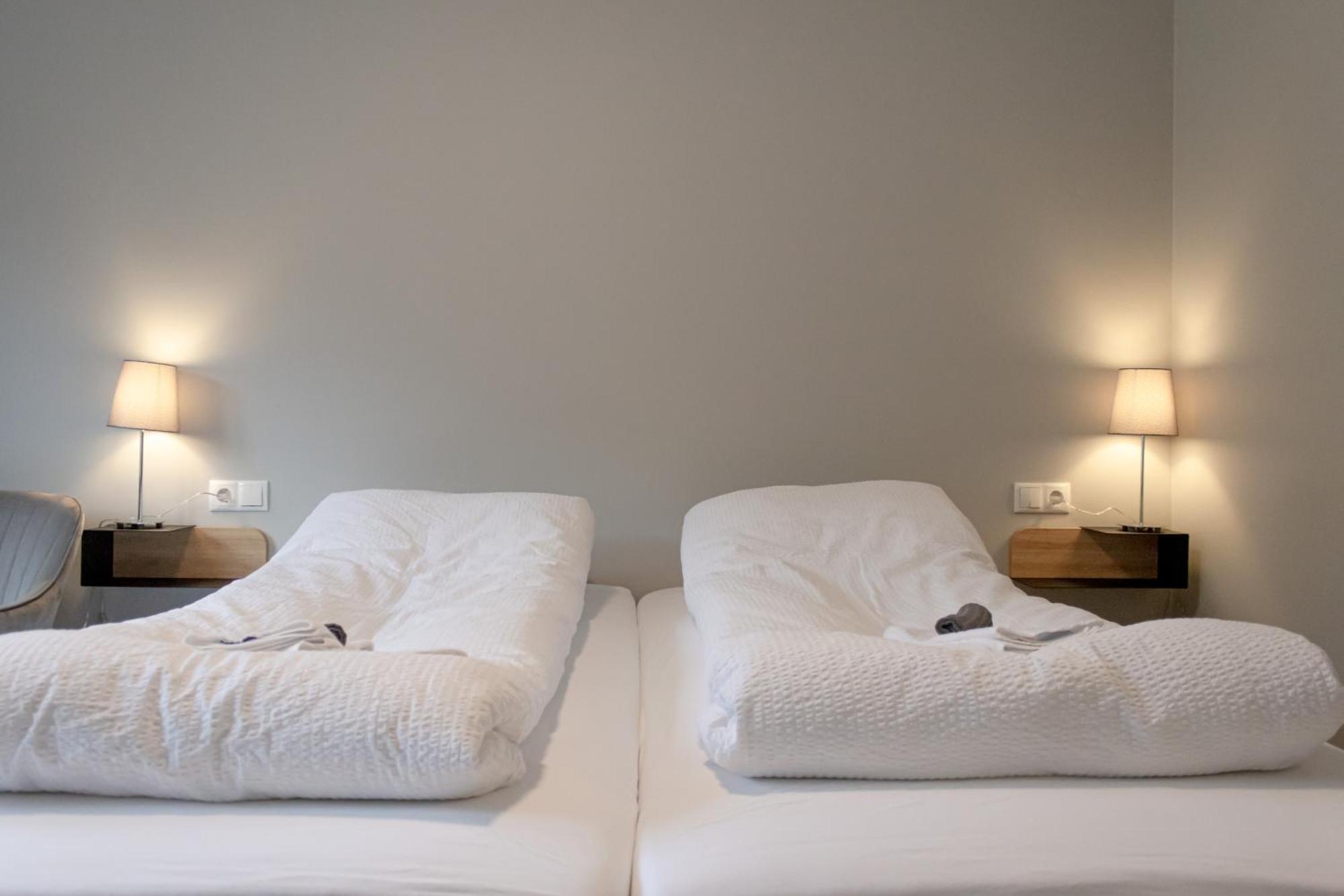 Urdartindur Guesthouse And Cottages Northurfjorthur Rum bild