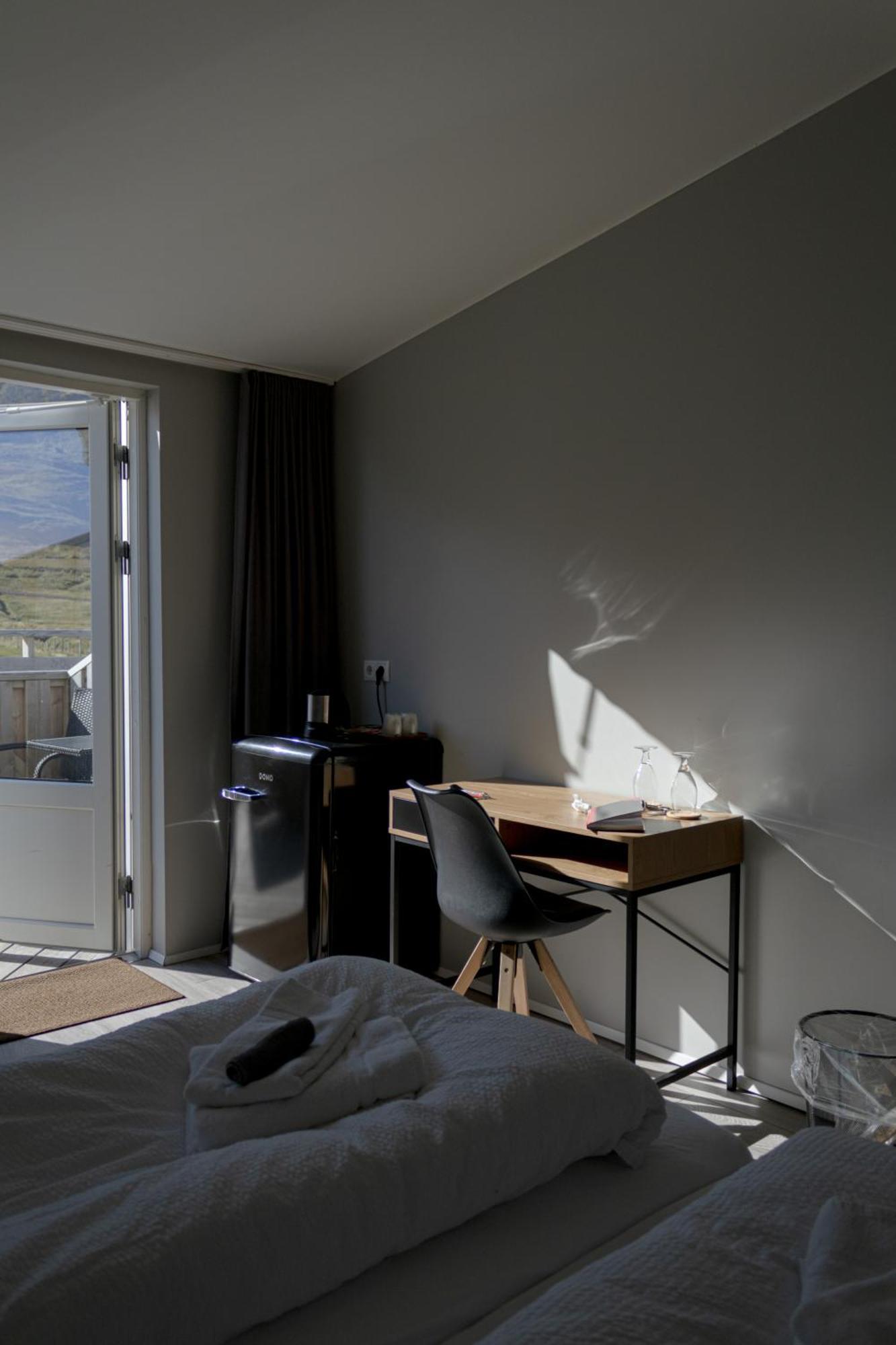 Urdartindur Guesthouse And Cottages Northurfjorthur Rum bild
