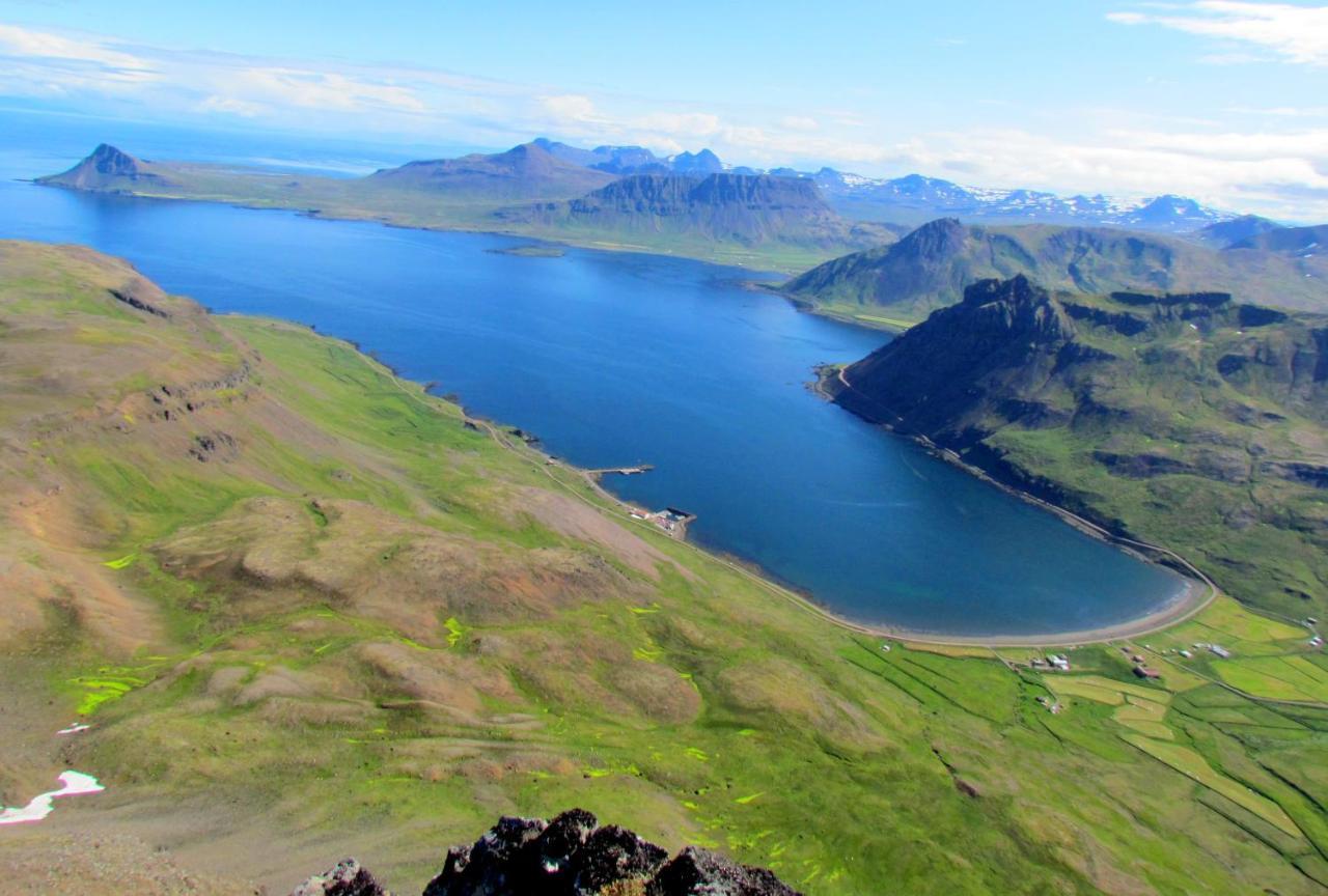 Urdartindur Guesthouse And Cottages Northurfjorthur Exteriör bild